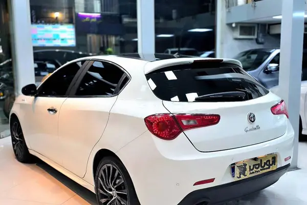 آلفارومئو، جولیتا