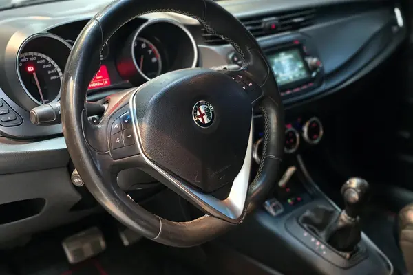 آلفارومئو، جولیتا