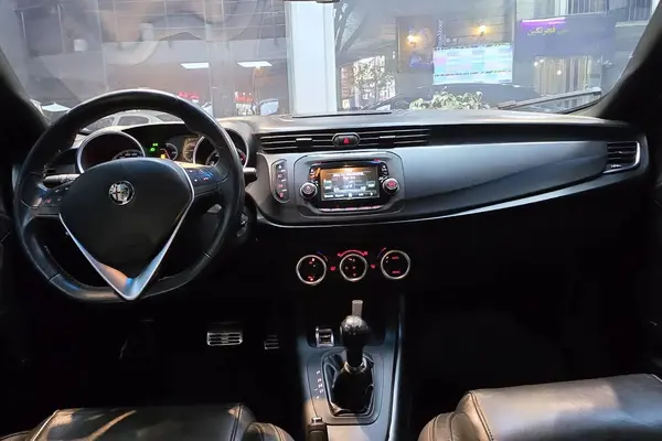 آلفارومئو، جولیتا