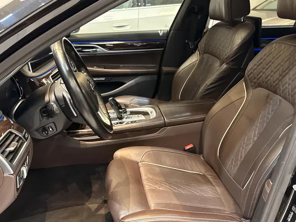 ب ام و، سری 7