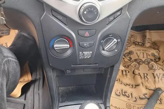 ام وی ام، 315هاچ بک