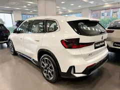 ب ام و، iX1