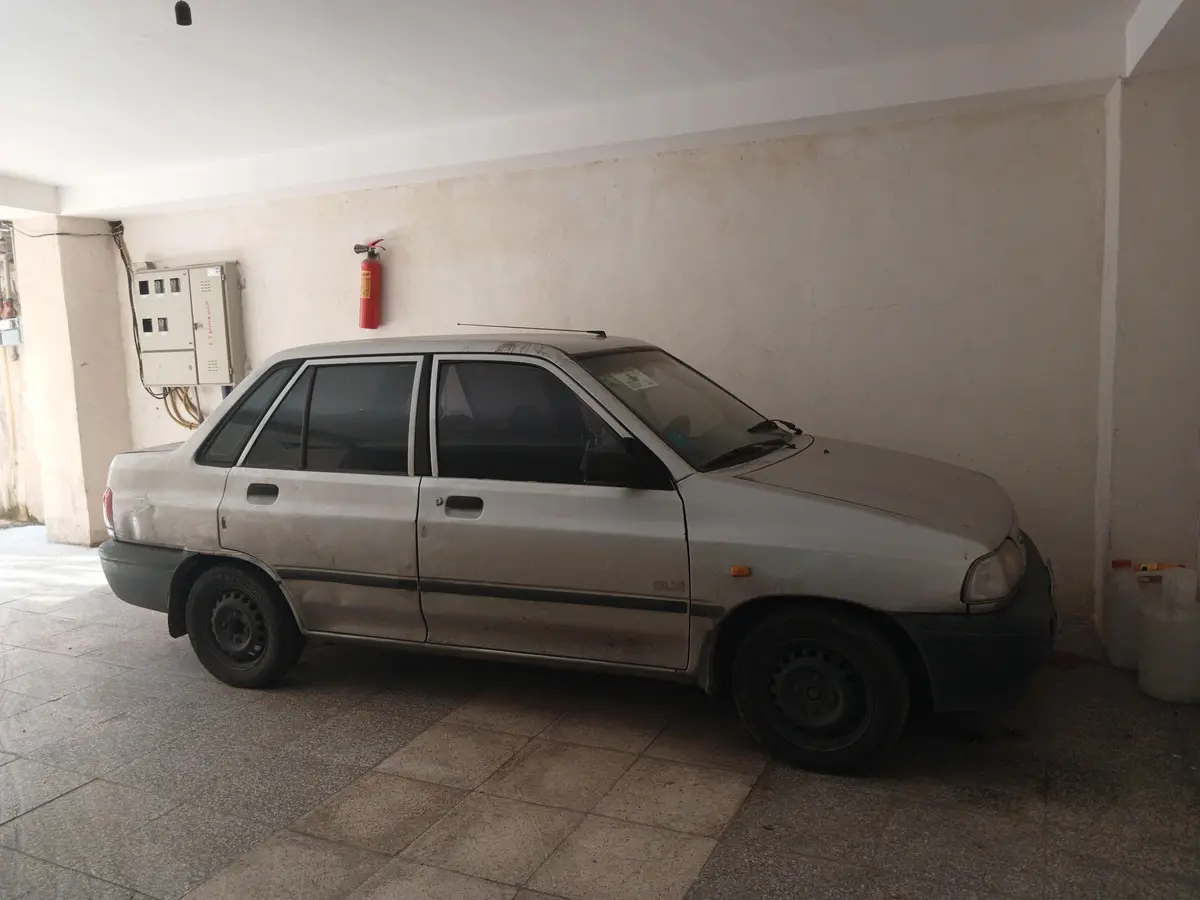پراید،  صندوق دار