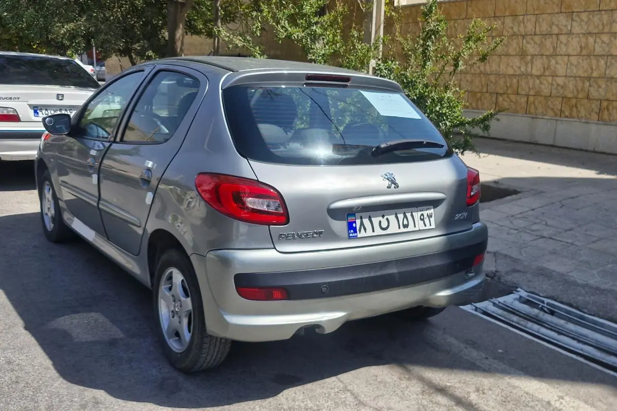 پژو،  207