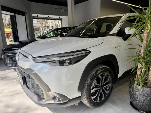 تویوتا، فرانت لندر هیبرید