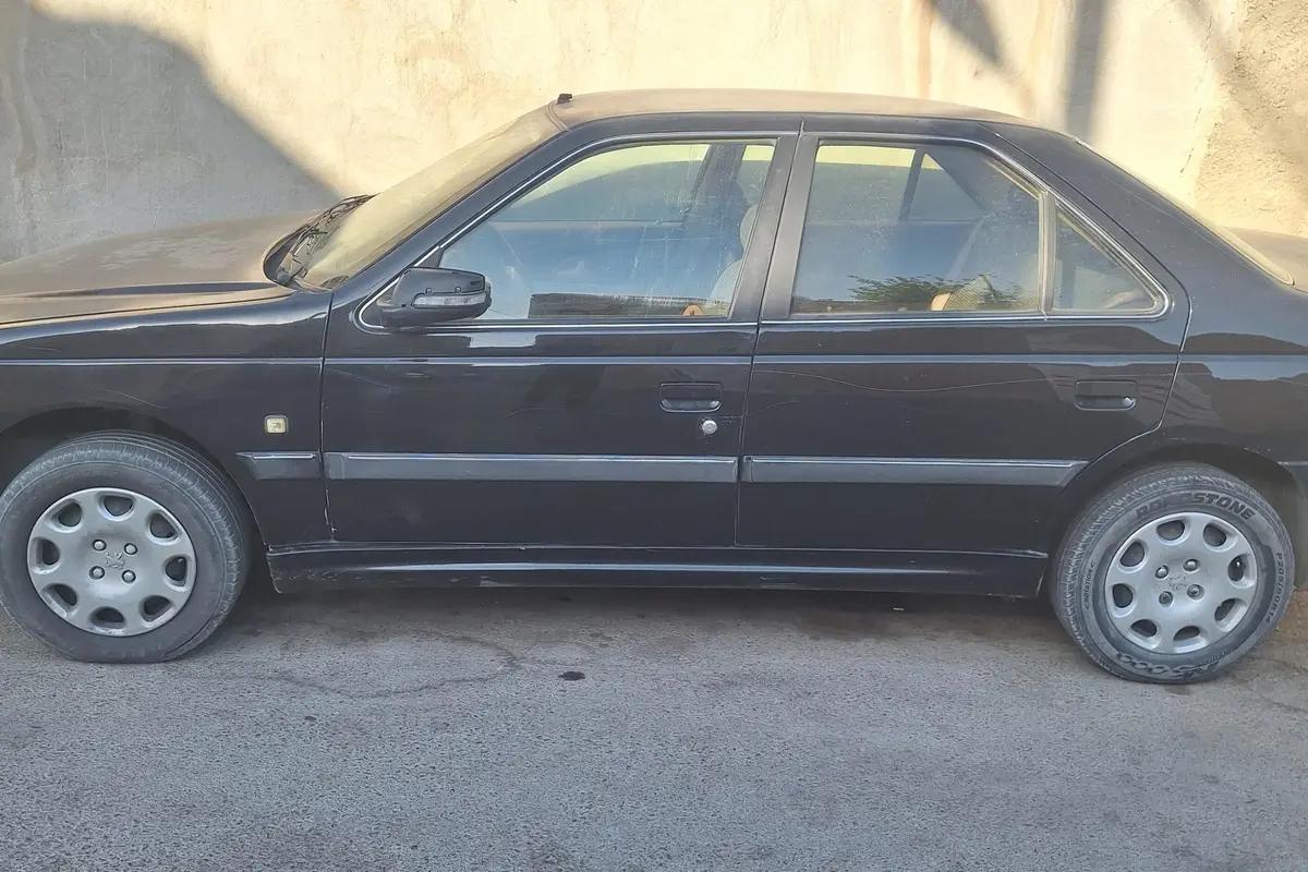 پژو،  405