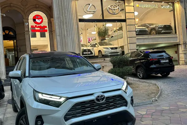 تویوتا، راوفور هیبرید