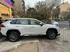 تویوتا، راوفور هیبرید