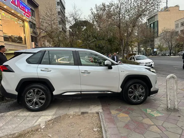 تویوتا، راوفور هیبرید