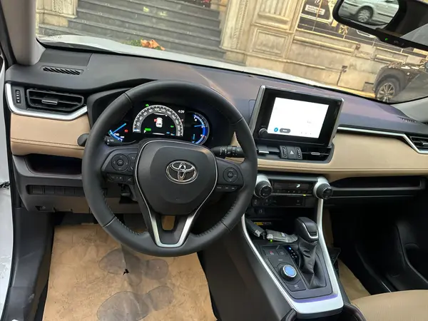 تویوتا، راوفور هیبرید