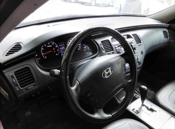 هیوندای، آزرا (گرنجور)