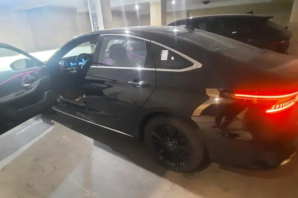 فونیکس، آریزو 8 (Z8)