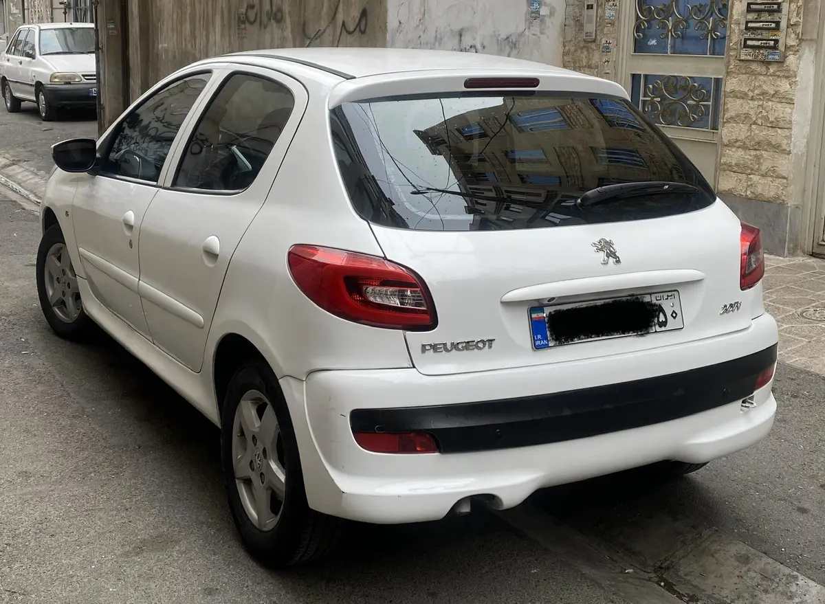 پژو،  207