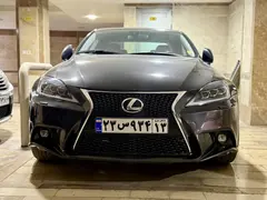 لکسوس، IS