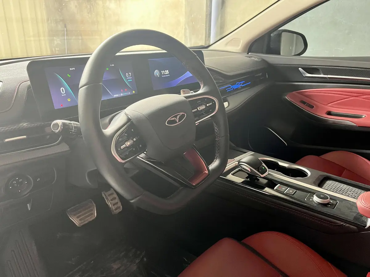 فونیکس،  آریزو 6 جی تی (Z6 GT)