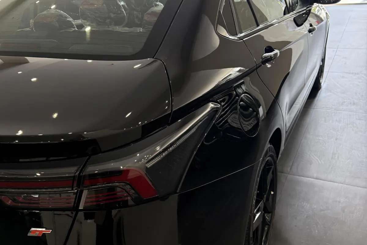 فونیکس،  آریزو 6 جی تی (Z6 GT)