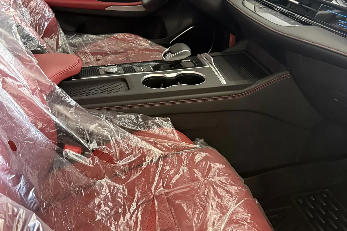 فونیکس،  آریزو 6 جی تی (Z6 GT)