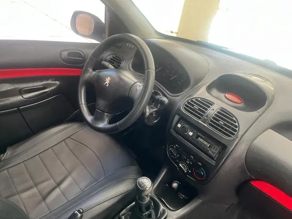 پژو  206