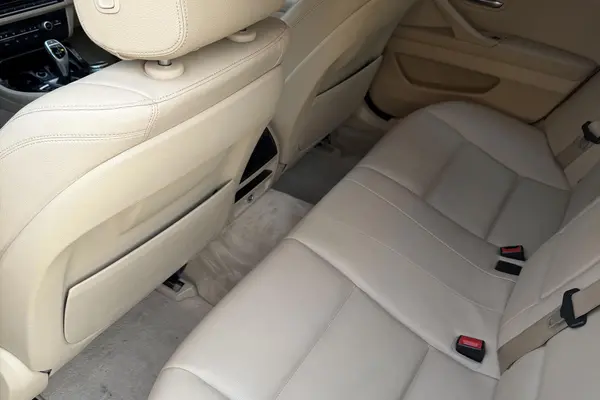 ب ام و، سری 5 سدان