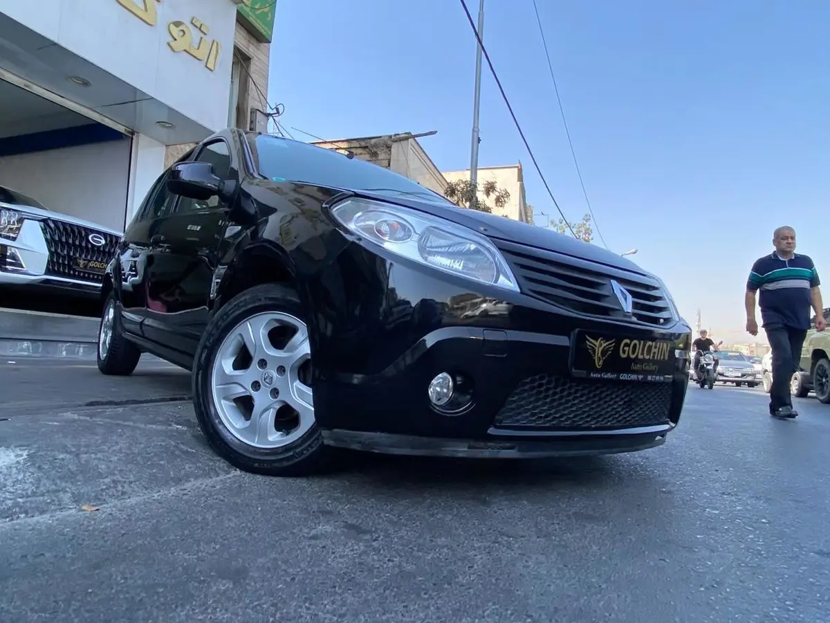 رنو،  ساندرو