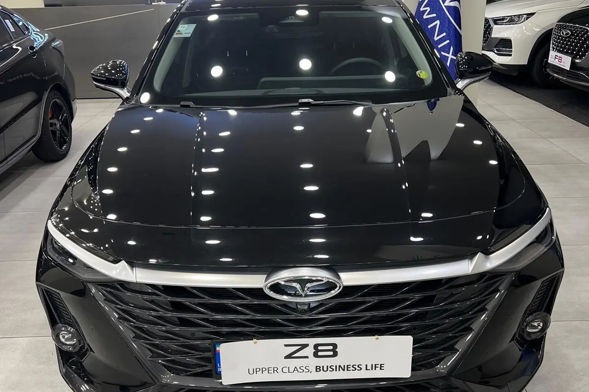 فونیکس،  آریزو 8 (Z8)