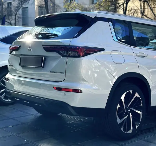 میتسوبیشی، اوتلندر