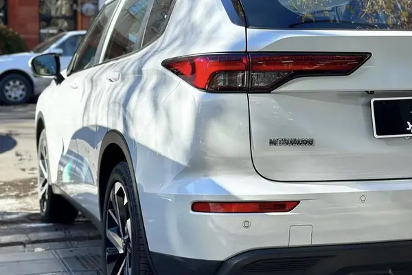 میتسوبیشی، اوتلندر