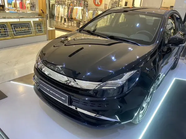 کی ام سی، ایگل