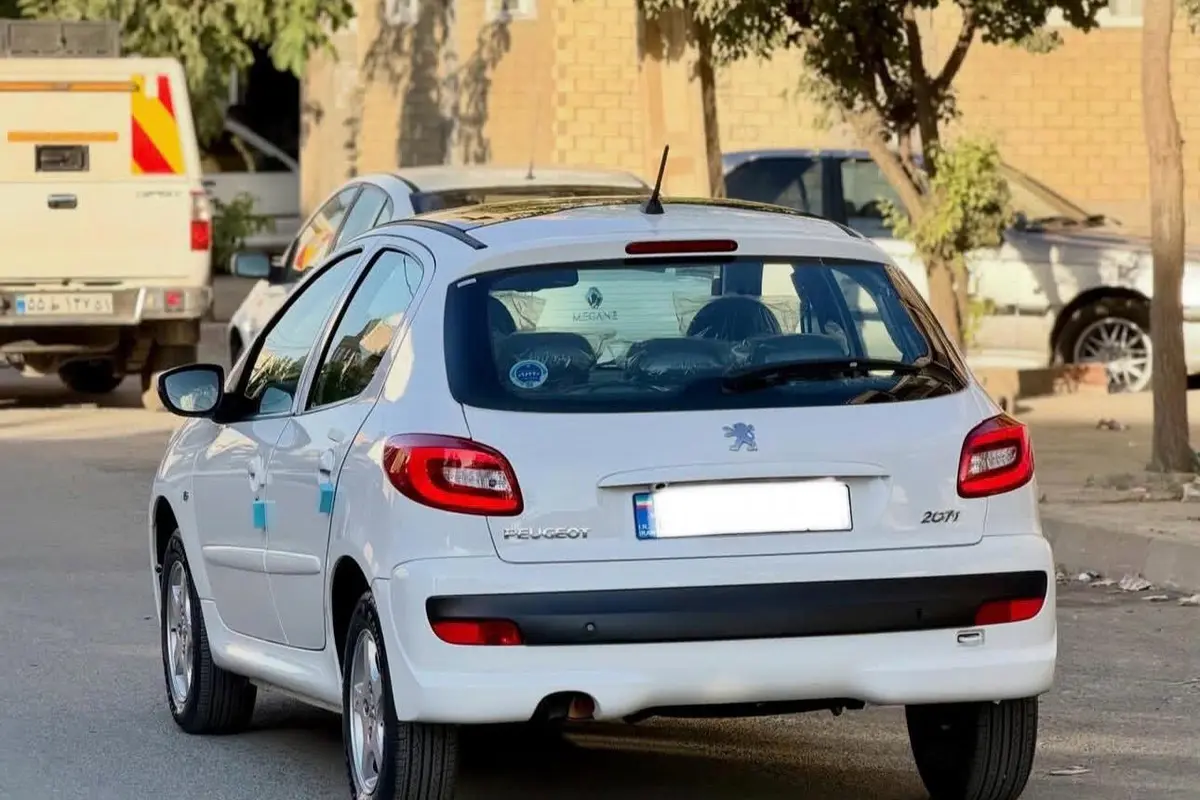 پژو،  207