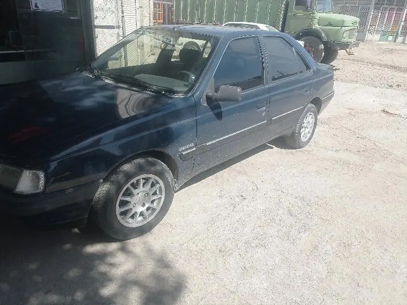 پژو،  405