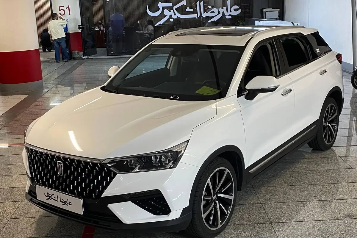 بستیون،  T77