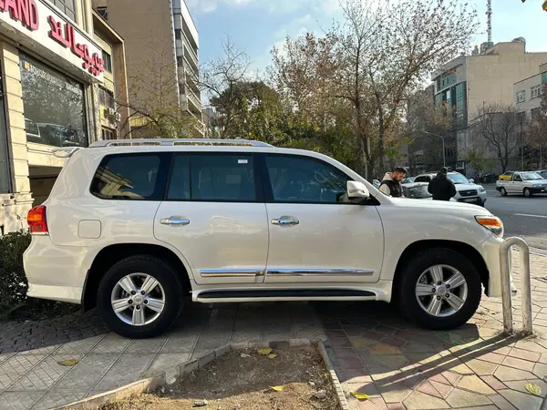 تویوتا، لندکروز چهار در