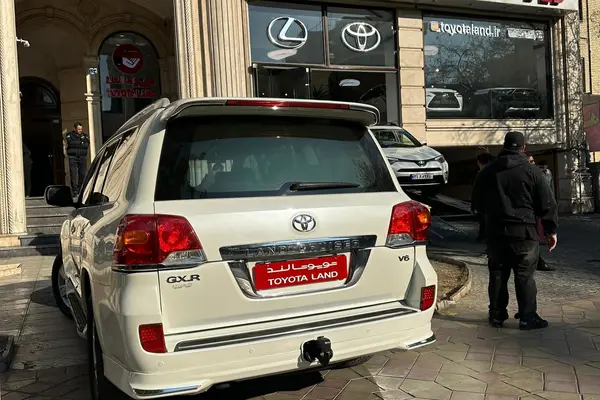 تویوتا، لندکروز چهار در