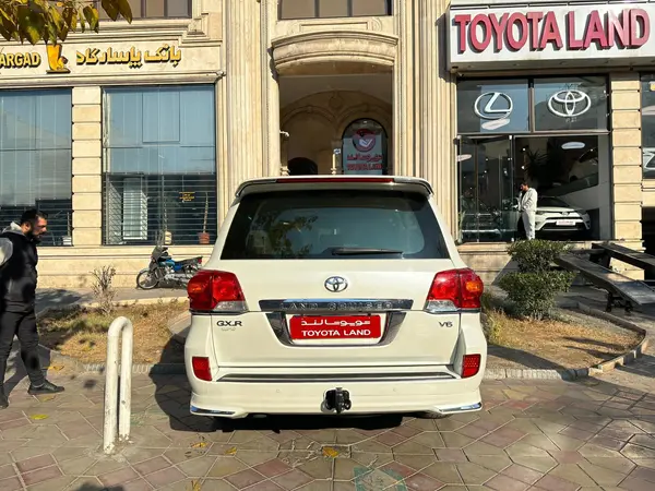 تویوتا، لندکروز چهار در