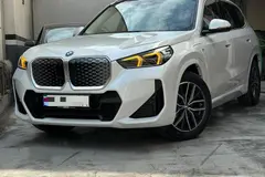 ب ام و، iX1
