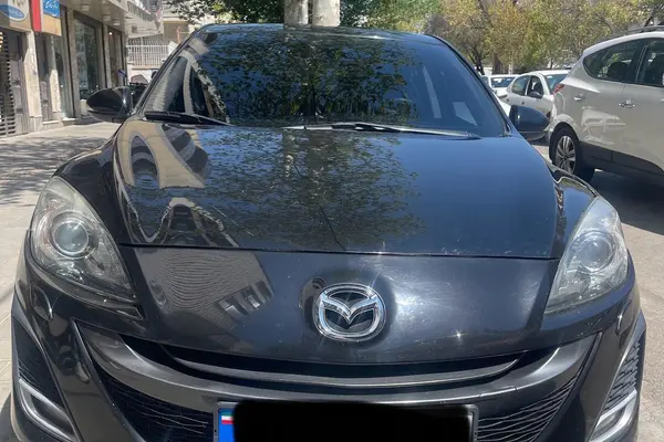 مزدا، 3 نیو صندوق دار