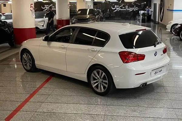 ب ام و  سری 1 هاچ بک