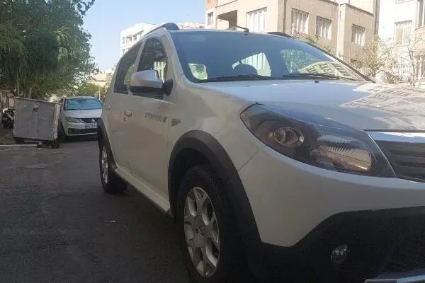 رنو،  ساندرو استپ وی