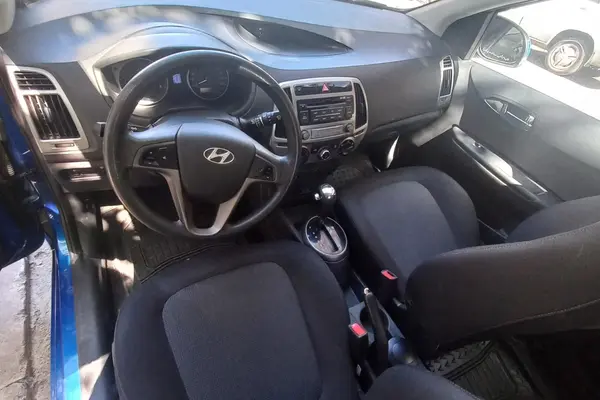 هیوندای  i20