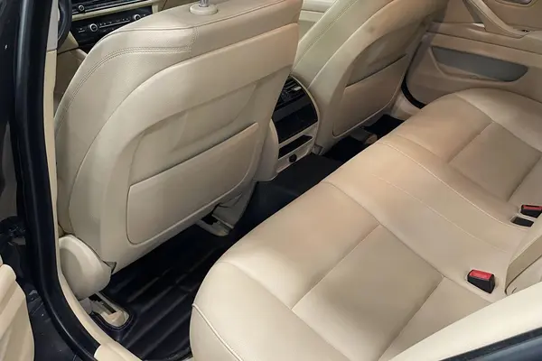 ب ام و، سری 5 سدان