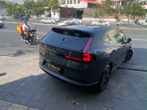 ولوو  XC70