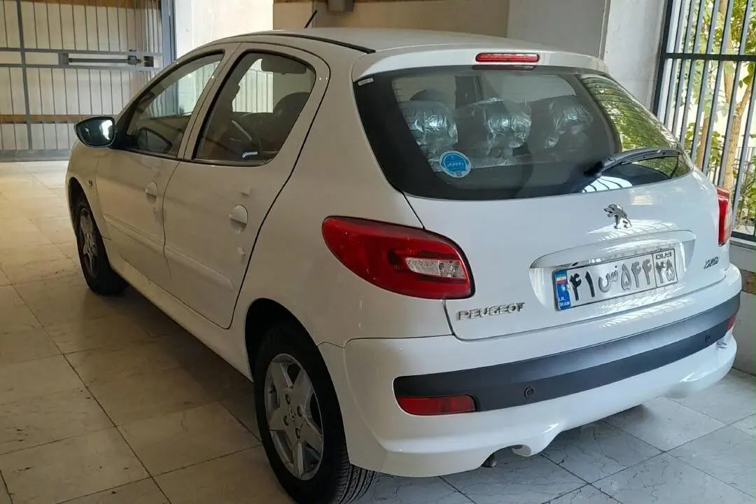 پژو،  207