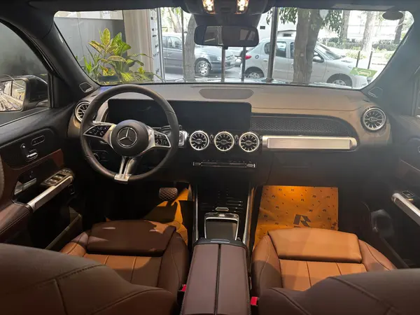 حواله بنز، کلاس EQB