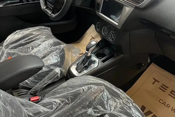 تارا، اتوماتیک V4