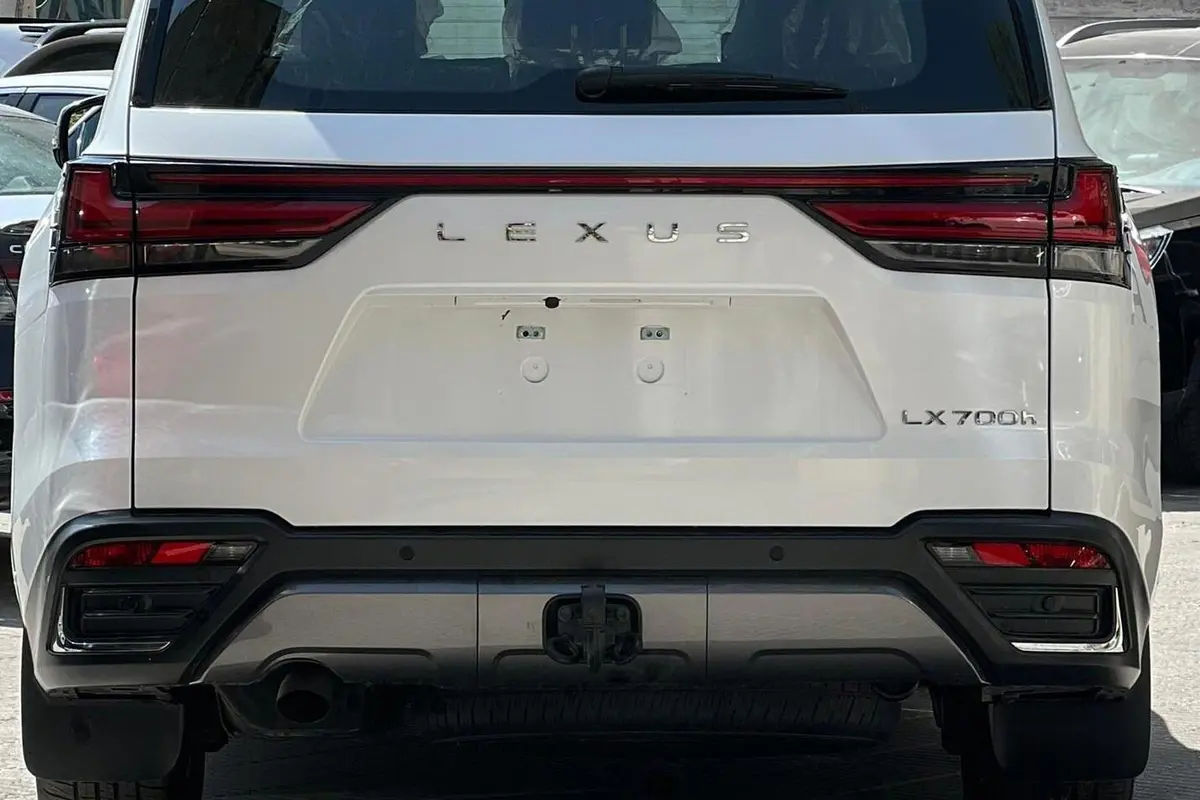 لکسوس،  LX