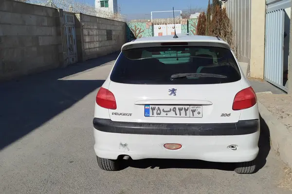 پژو، 206