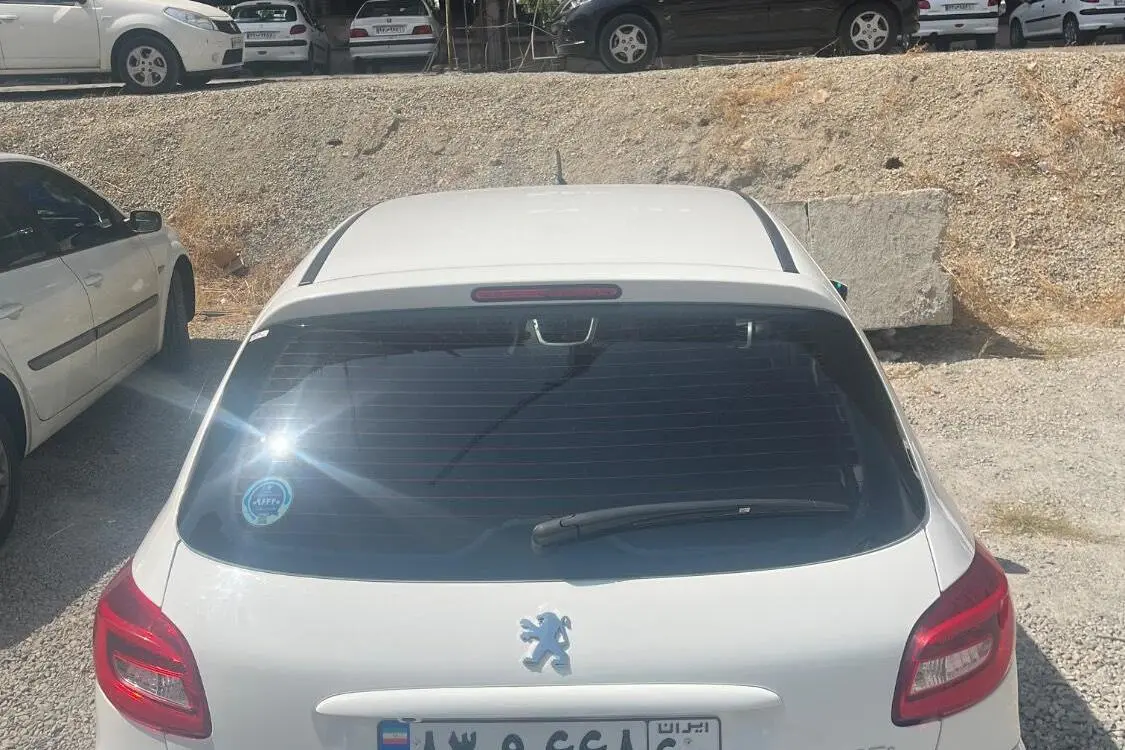 پژو،  207