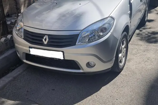 رنو  ساندرو