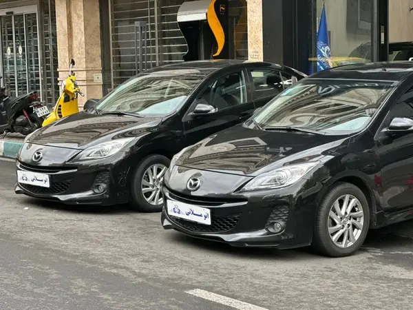 مزدا، 3 نیو صندوق دار