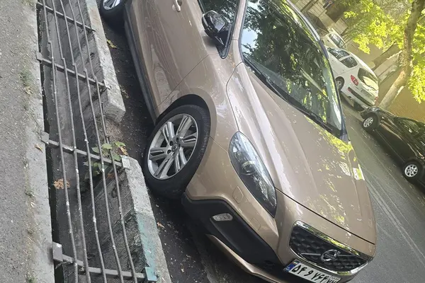 ولوو  V40